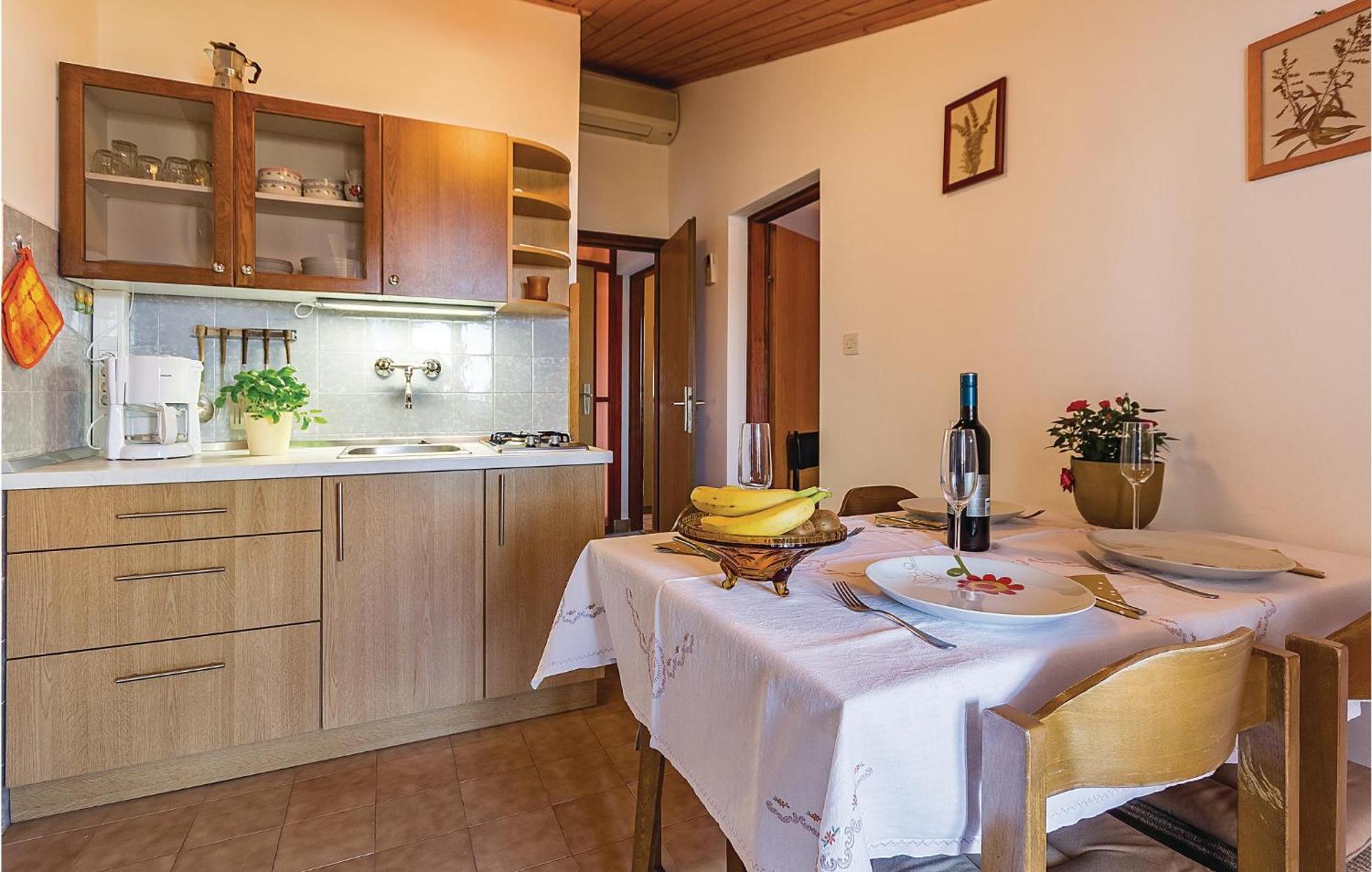 Beautiful Apartment In Pula With Kitchen Экстерьер фото